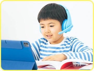 オンラインレッスンを受ける子どもの様子