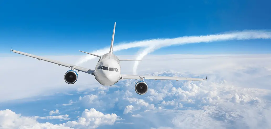 モントリオール行きの飛行機と空