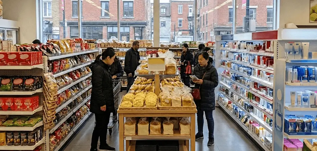 モントリオールの日系スーパーの内観