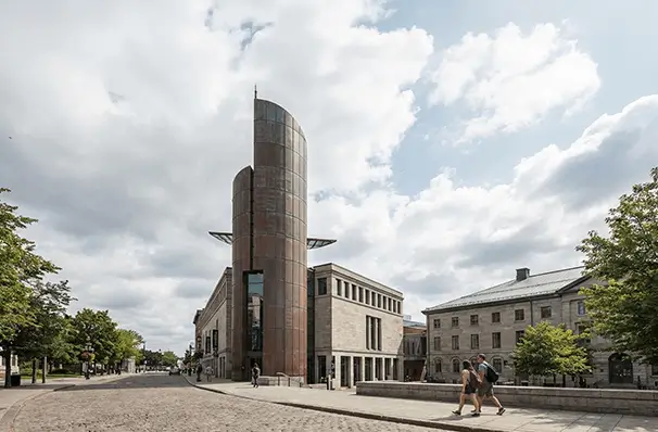 モントリオール考古学歴史博物館ポワンタ・カリエールの外観