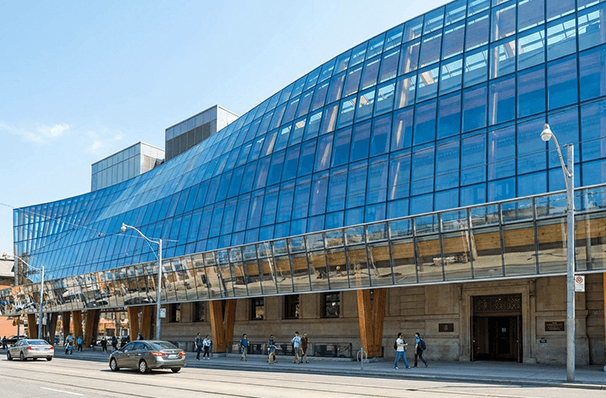 トロントの美術館アートギャラリー・オブ・オンタリオの近代的な外観