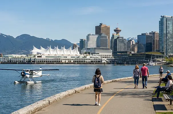 バンクーバーの海沿いと都市景観、日本人にも暮らしやすい環境