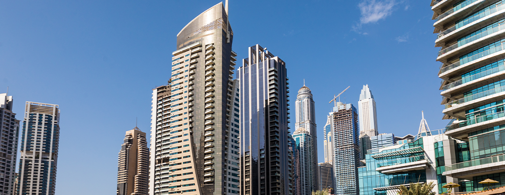 ビジネスと教育環境が整うドバイのアルバルシャエリアの街並み
