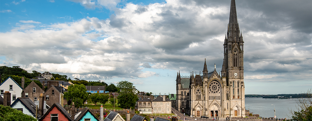 英語とヨーロッパ文化が体験できるアイルランドの美しい街並みと教会