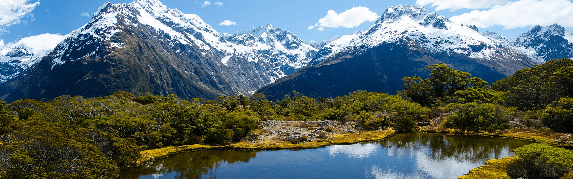 ニュージーランドの自然を感じられる留学先の風景 | ニュージーランドの湖と山脈、広大な自然風景
