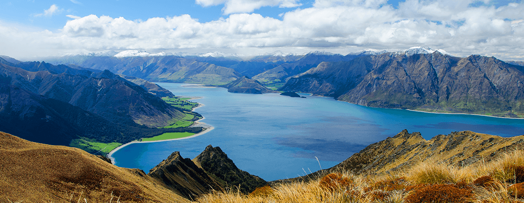 ニュージーランド留学の魅力 | ニュージーランドの雄大な自然を感じられる雪山と森林、湖の自然風景