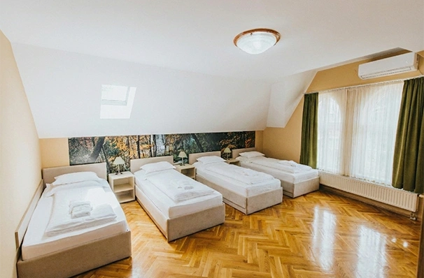 学生寮の複数人部屋の様子