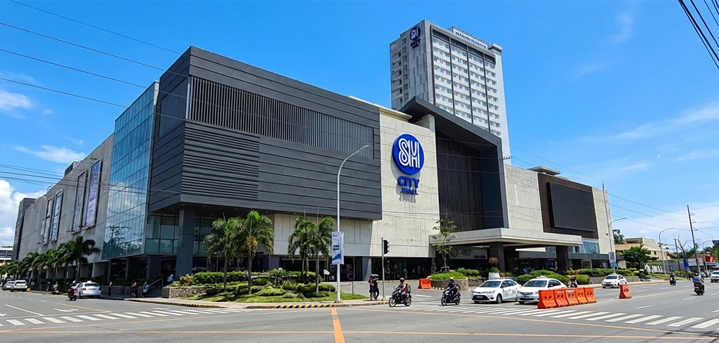 海外の大型ショッピングモールの外観