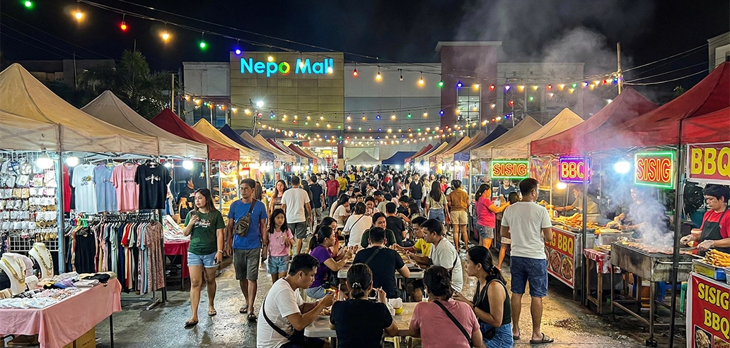 ネポモール前のナイトマーケット