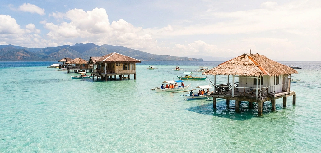 透き通った海が広がるドゥマゲテのビーチ