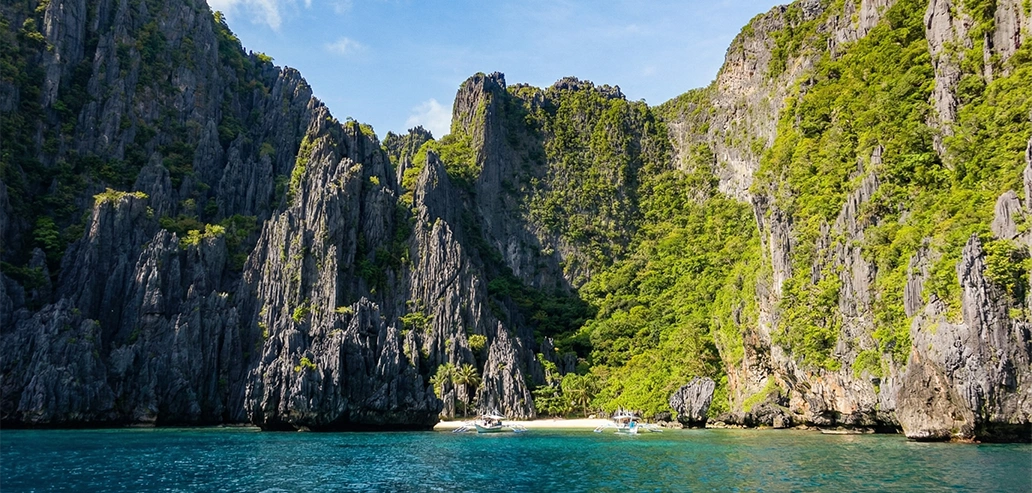 ドゥマゲテ周辺の透明度の高いビーチ