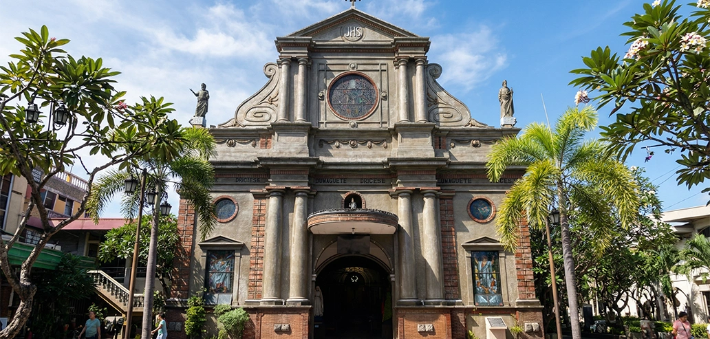 ドゥマゲテの歴史あるカトリック教会