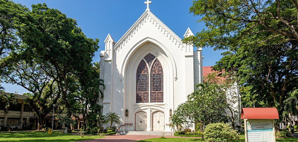 ドゥマゲテの伝統的な教会建築