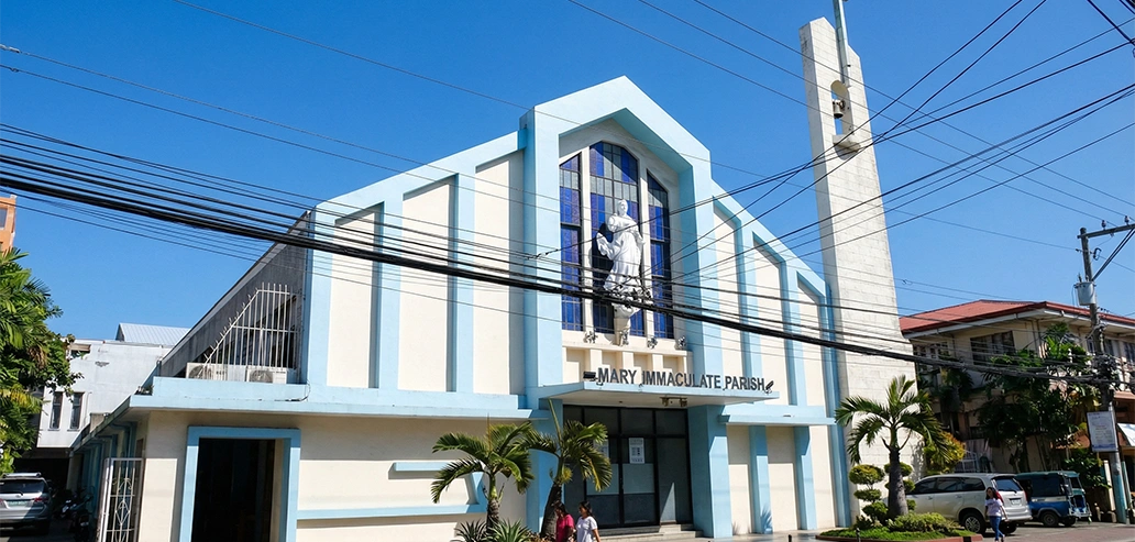 ドゥマゲテの美しい教会内部の様子