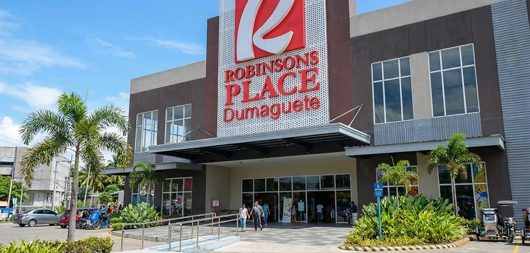 ドゥマゲテのショッピングモール外観