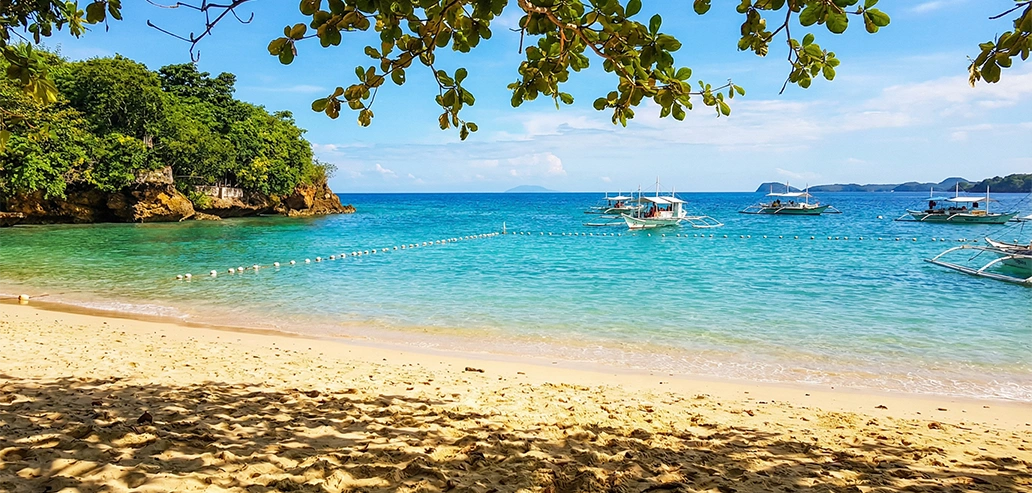 ギマラス島のビーチ