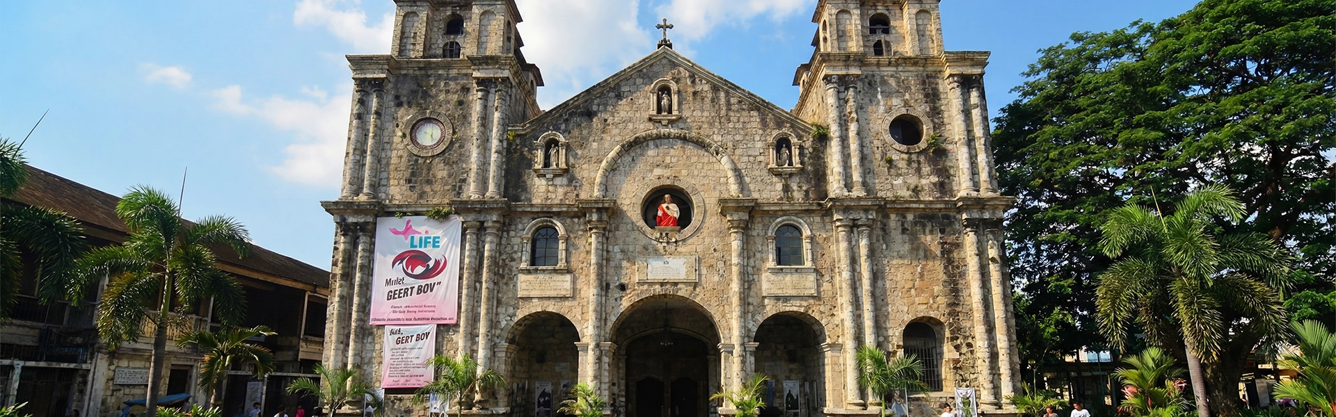 バコロドの歴史的な教会の外観