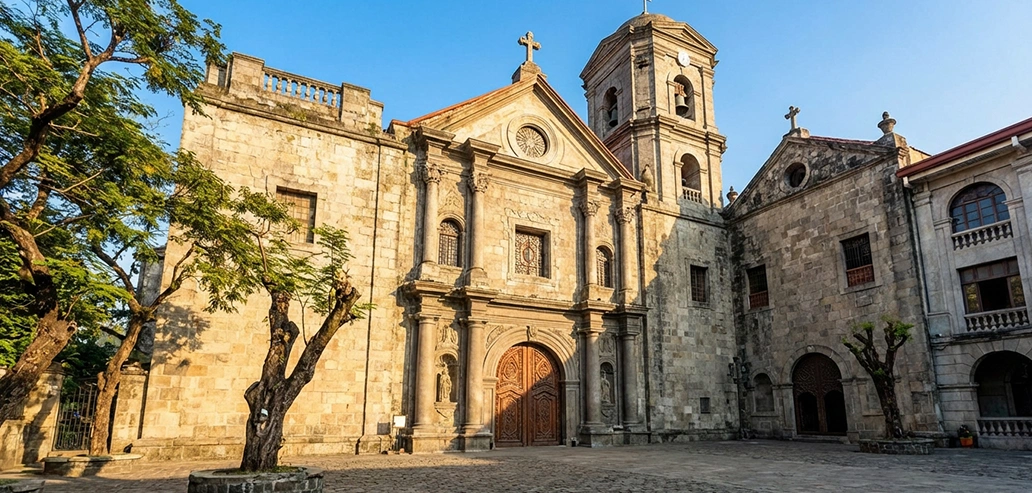 歴史を感じる石造りの建物が並ぶ街並み