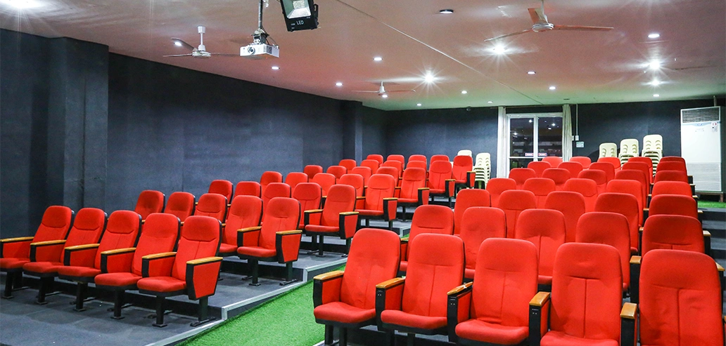 フィリピン留学の語学学校にある講堂やイベント用ホール