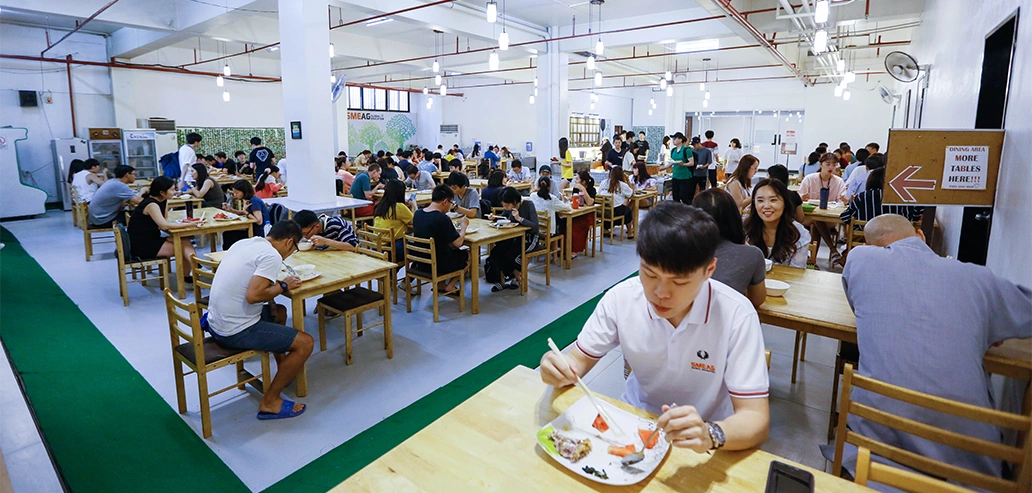 フィリピン留学中に利用される学生寮の食堂の様子