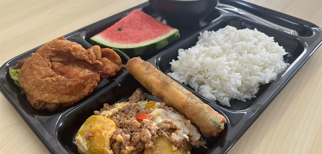 フィリピン留学中に食べられる弁当スタイルの食事