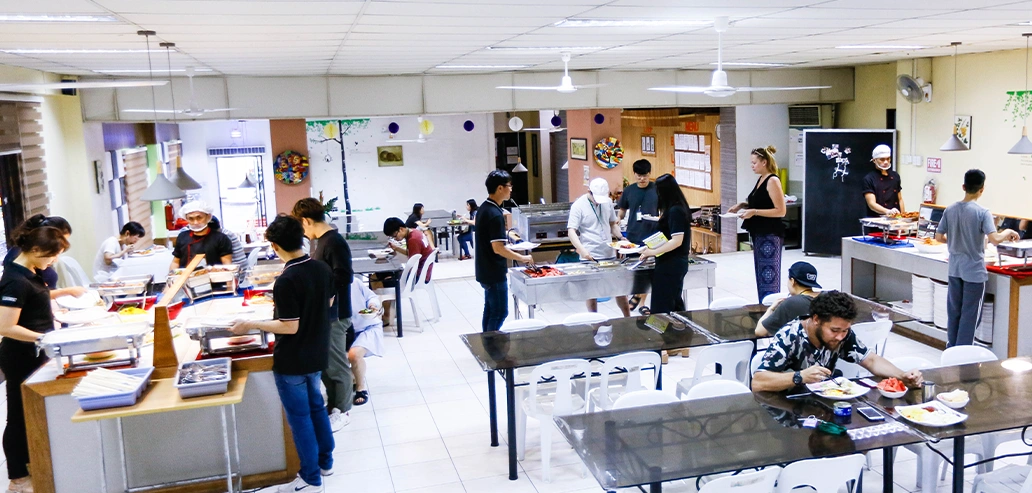 フィリピン留学の滞在先にある食堂の配膳スペース