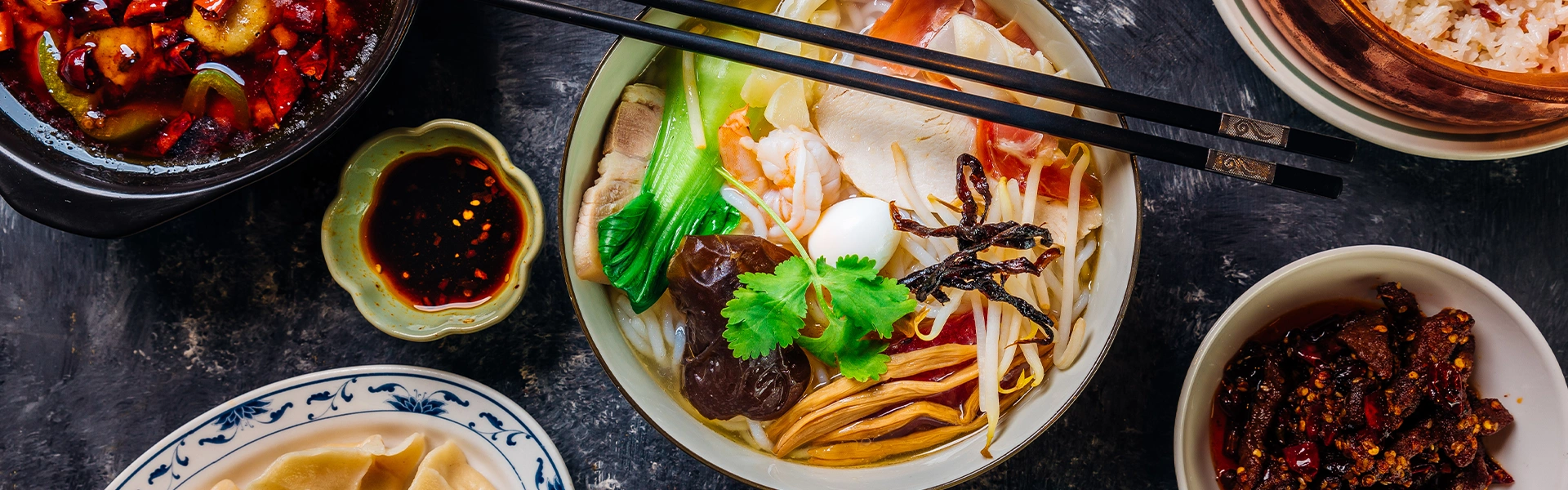 フィリピン留学中の食事をイメージした多国籍料理の写真