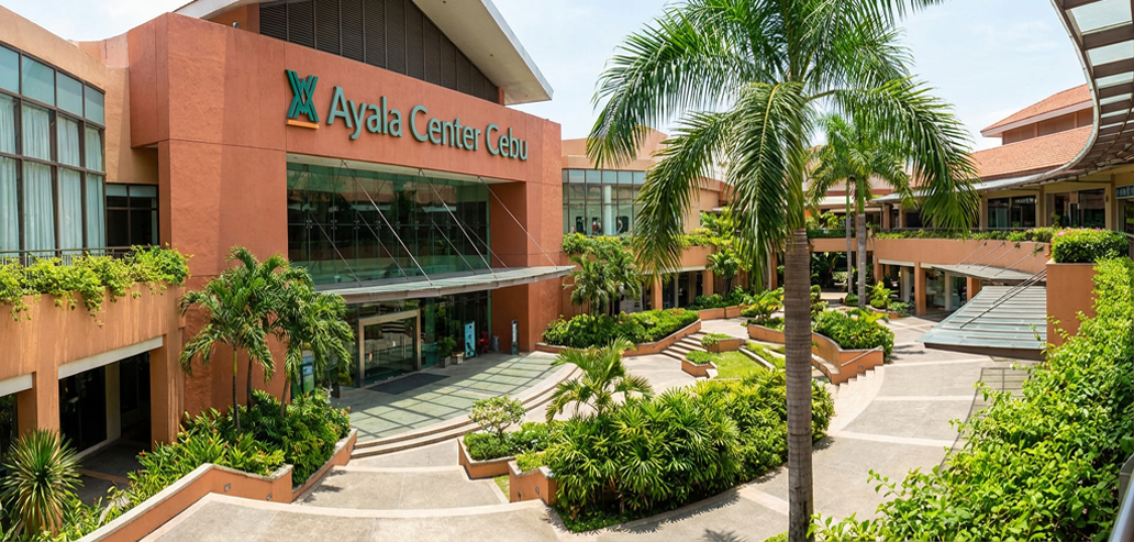 現地で人気のショッピングモールの外観