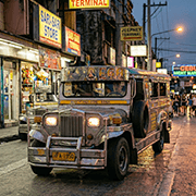 フィリピン留学の治安注意を示すイラスト