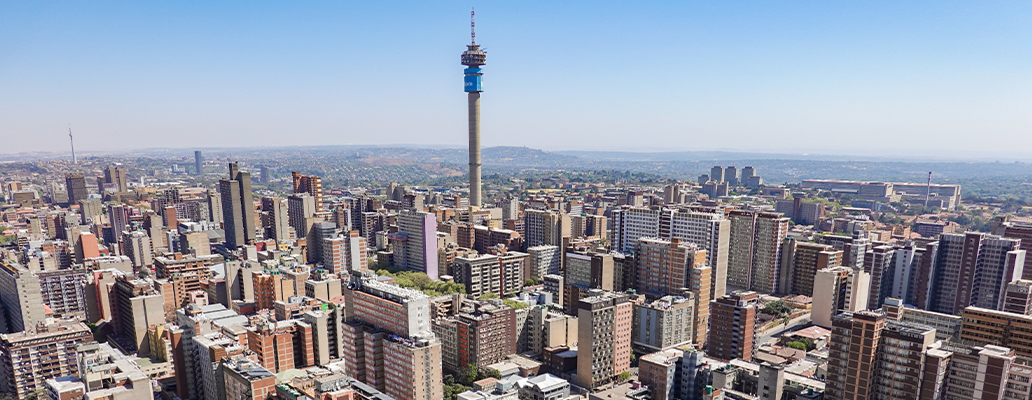 南アフリカ・ヨハネスブルグの市街地とスカイライン