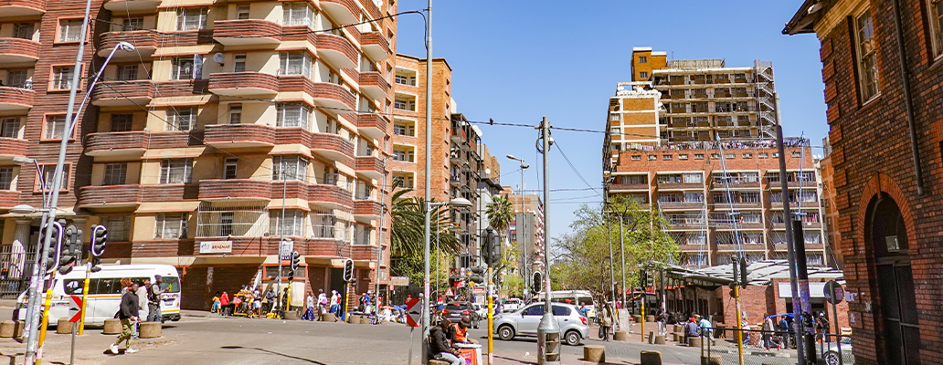 南アフリカの都市部の風景と交通の様子