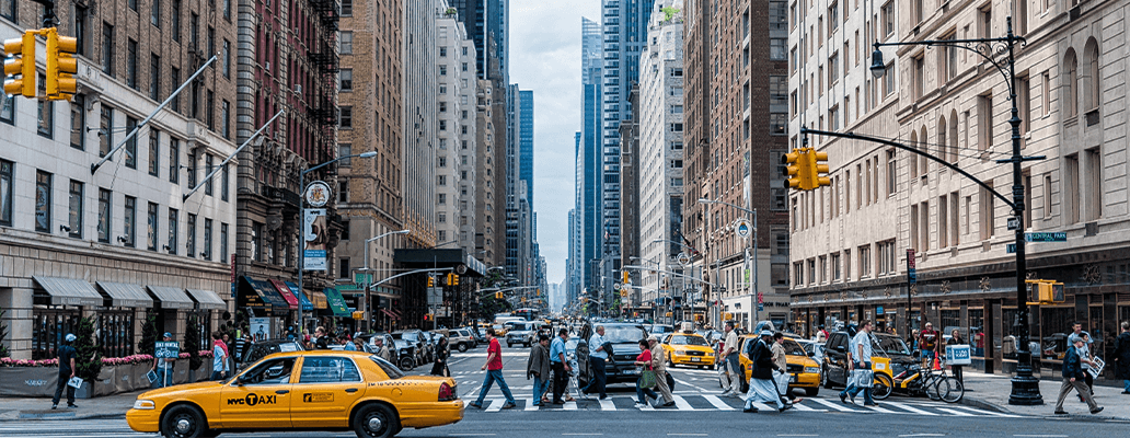 ニューヨークの街並みとイエローキャブ｜キャリアにつながる多様なアメリカ留学プラン