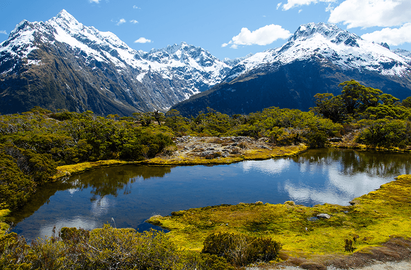 ニュージーランド留学の魅力 | ニュージーランドの湖と山脈、広大な自然の風景