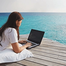 ワーケーションで働きながら学ぶ人向けのアイコン